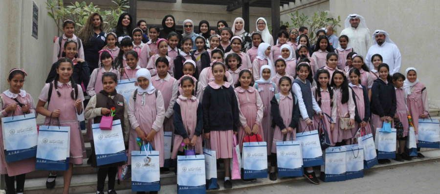 طالبات مدرسة لبابة بنت الحارث قمن بزيارة الجمعية