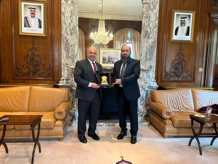 المهندسون زاروا سفارة الكويت في لندن  وأطلعوا السفير العوضي على نتائج  لقاءاتهم مع نظرائهم البريطانيين